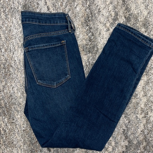 Old Navy Women's Jeans - Distressed Mid-rise Power Slim Straicht - Picture 6 of 6